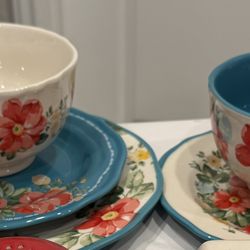 Pioneer Woman Dish Set - Service for 8