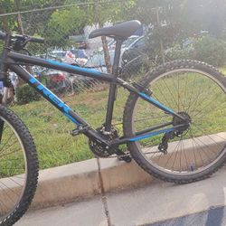 Trek Mountain Bike 