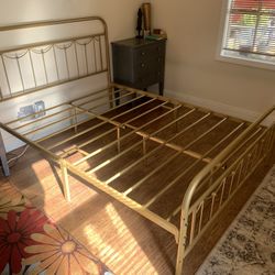 Gold  Metal Flame With A Mattress 