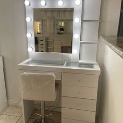 Hollywood Makeup Vanity 