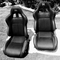 Pair of Black GTR Bucket Seats – Great Condition – Includes Brackets  