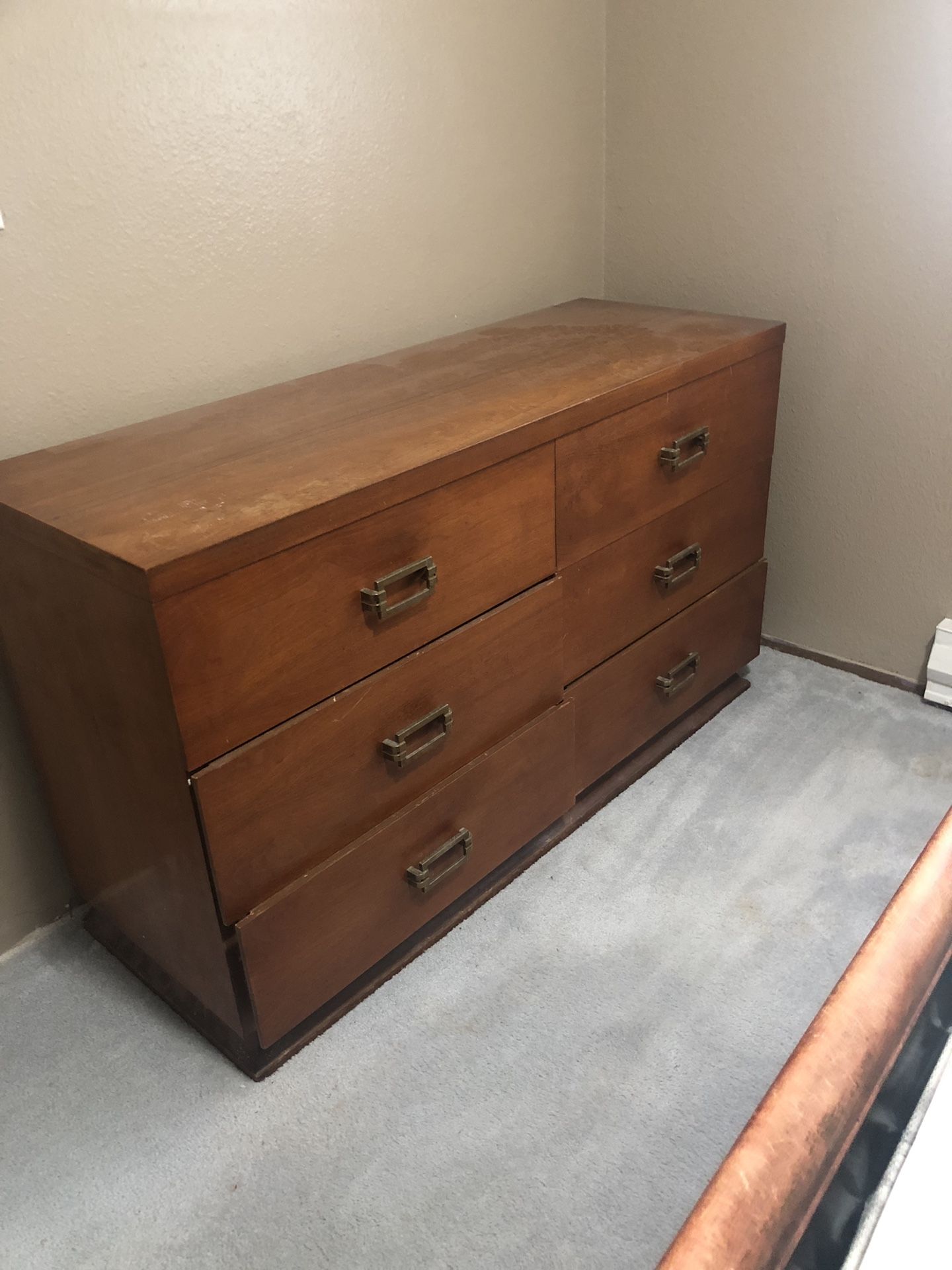 Short Dresser