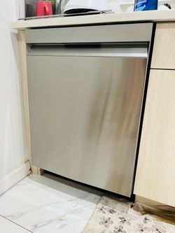 Samsung Built-In Stainless Steel Dishwasher - Clean & Working Great