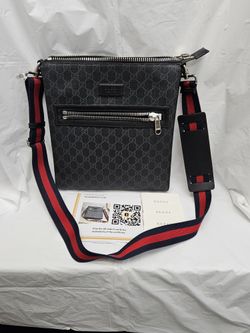 Authentic Entrupy Certified Gucci GG Supreme Messenger Bag in black and grey coated canvas.