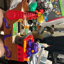 Vintage Plastic Toy Playset with Figures