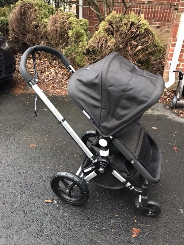 BUGABOO STROLLER - BLACK IN EXCELLENT CONDITION