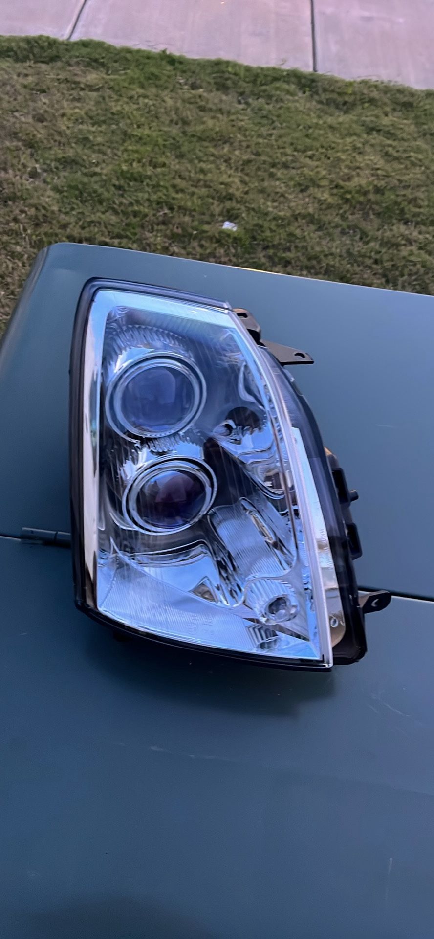 RH Passenger Right Headlight Headlamp Halogen 05-11 CADILLAC