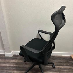 Swivel Chair And Desk