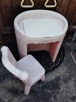 Little tikes vanity desk mirror with chair $100