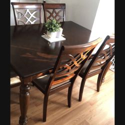 Dining Table With 6 Chairs 