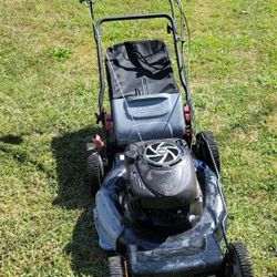 Craftsman Ez-Walk Self-propelled Lawn Mower Very good (New grass bag and Carb August 29)
