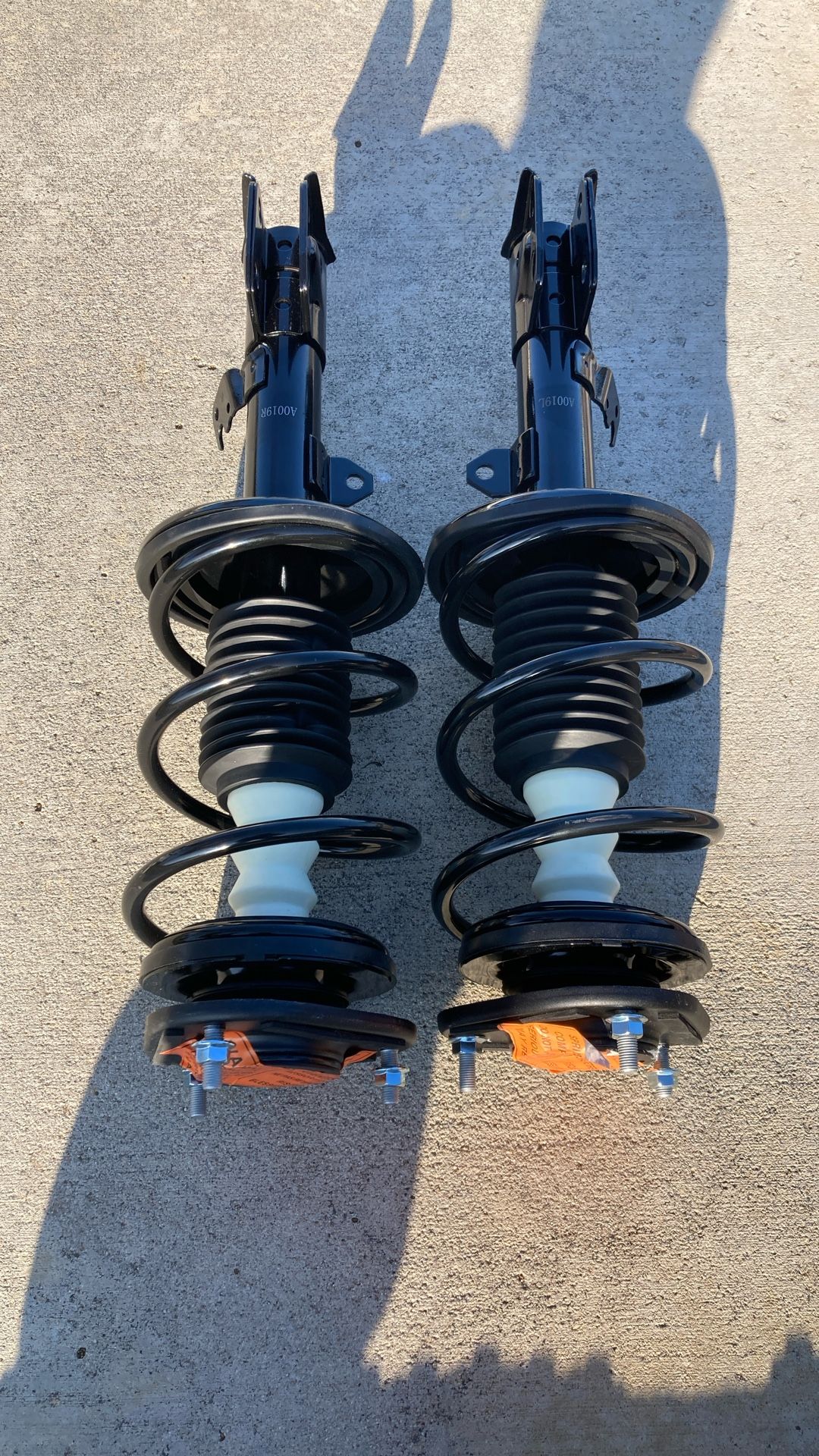 KYB strut SR4489 And A0019L/R Springs
