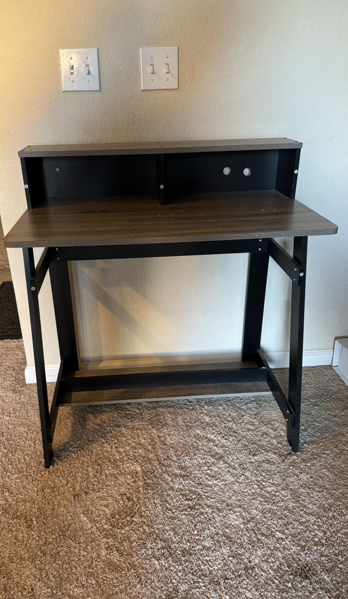 Computer desk