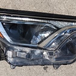 2016 2017 2018 TOYOTA RAV4 RIGHT PASSENGER HEADLIGHT