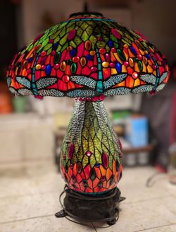 Tiffany-Style Dragonfly Stained Glass Table Lamp
