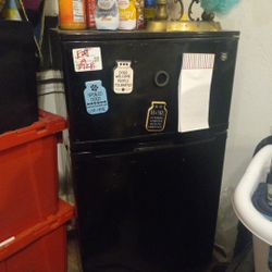 Ge Mini Fridge