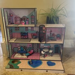 LOL Dollhouse