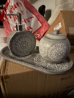 Bathroom accessories 3 piece set