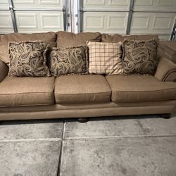 2 Sofas 