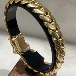 10k Solid Bracelet 12mm 94.6 Grams 