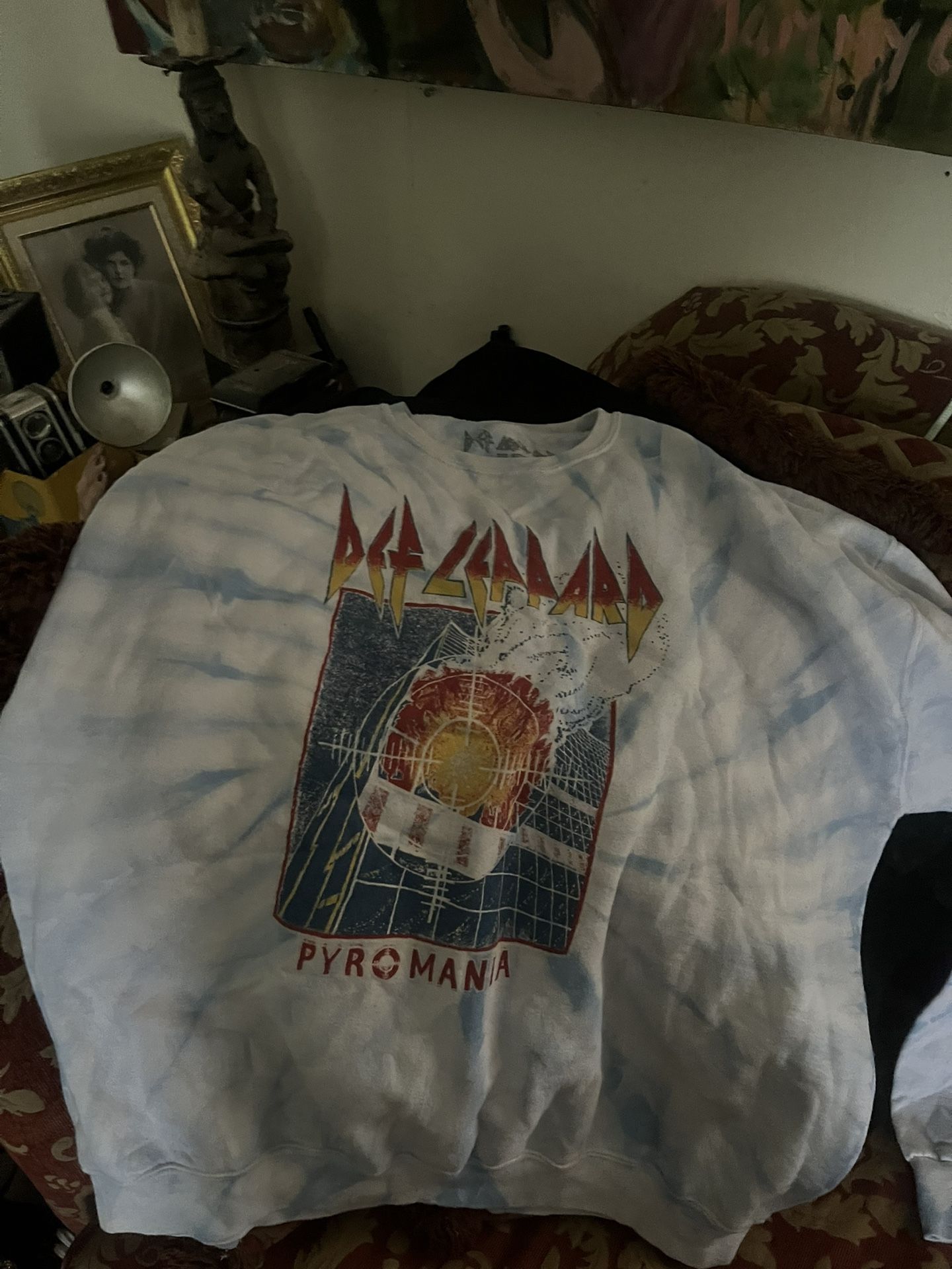 Sweatshirt