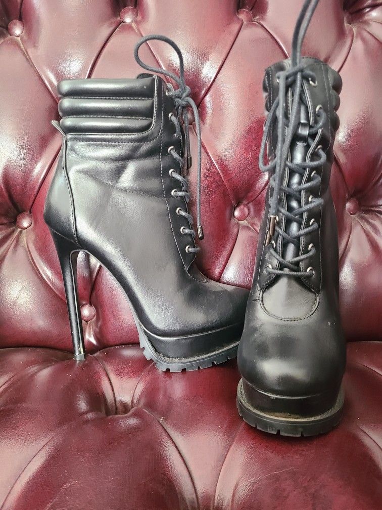 Shoe Dazzle High Heel Bootie