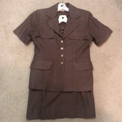 2 pc Skirt Suit Sz 6 Brown Short Sleeve Renlyn