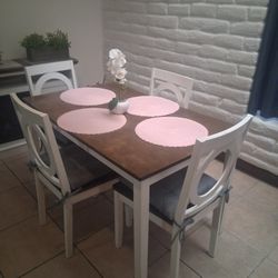 Comedor Con 4 Sillas  100 Dlls  Ofresca