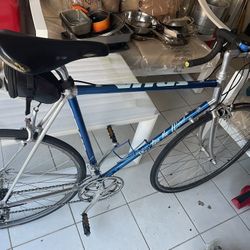 Vitus Road Bike (56cm)