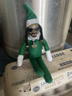 Snoop On A Shelf