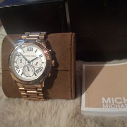 Elegant Michael Kors Watch . With Box. Extra Links.and Papers