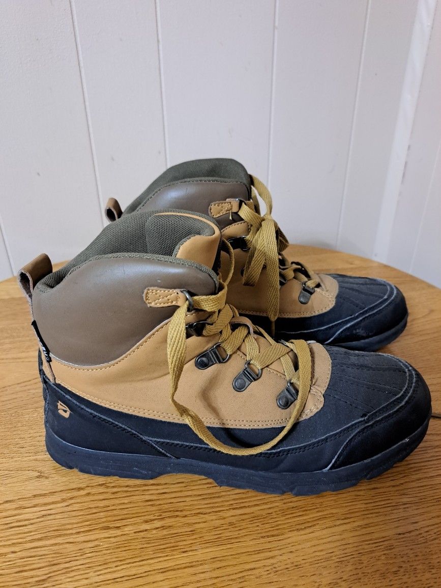 Men's Sz.8.5 https://offerup.com/redirect/?o=Qi5TZWVr Duck Boots Tan & Black
