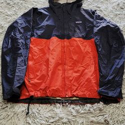 Size Large Men's Patagonia Torrent Shell Jacket Navy x Orange STY83802FA17.
