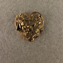 Vintage Teddy Bear Gold Toned Heart Pin
