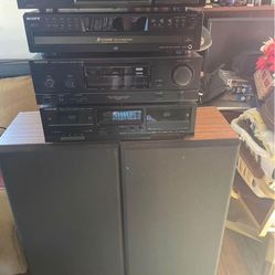 Kenwood Stereo System 