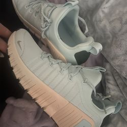 Women’s Nikes New