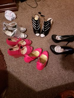 All size 9 except for the grey n black