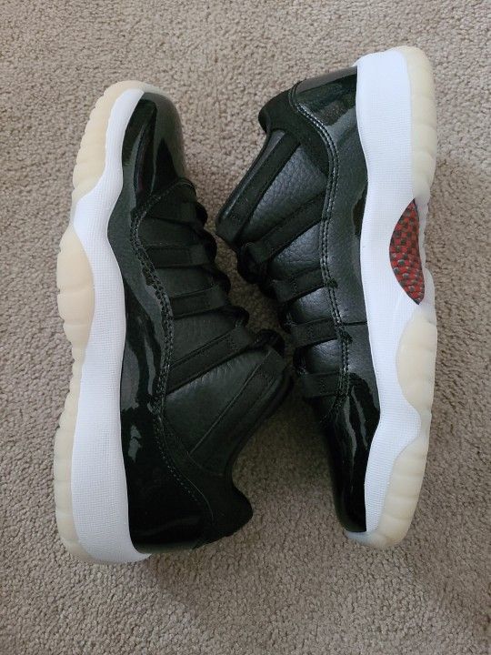 Air Jordan Retro 11 Low "72-10" Size 7 Youth/8.5wmns