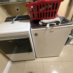 Whirlpool Washer & dryer Set