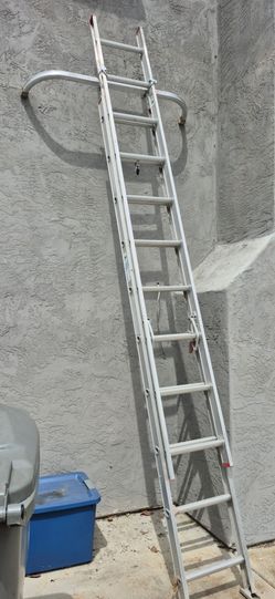 Werner 20fr extention ladder with suppourt/gutter brace