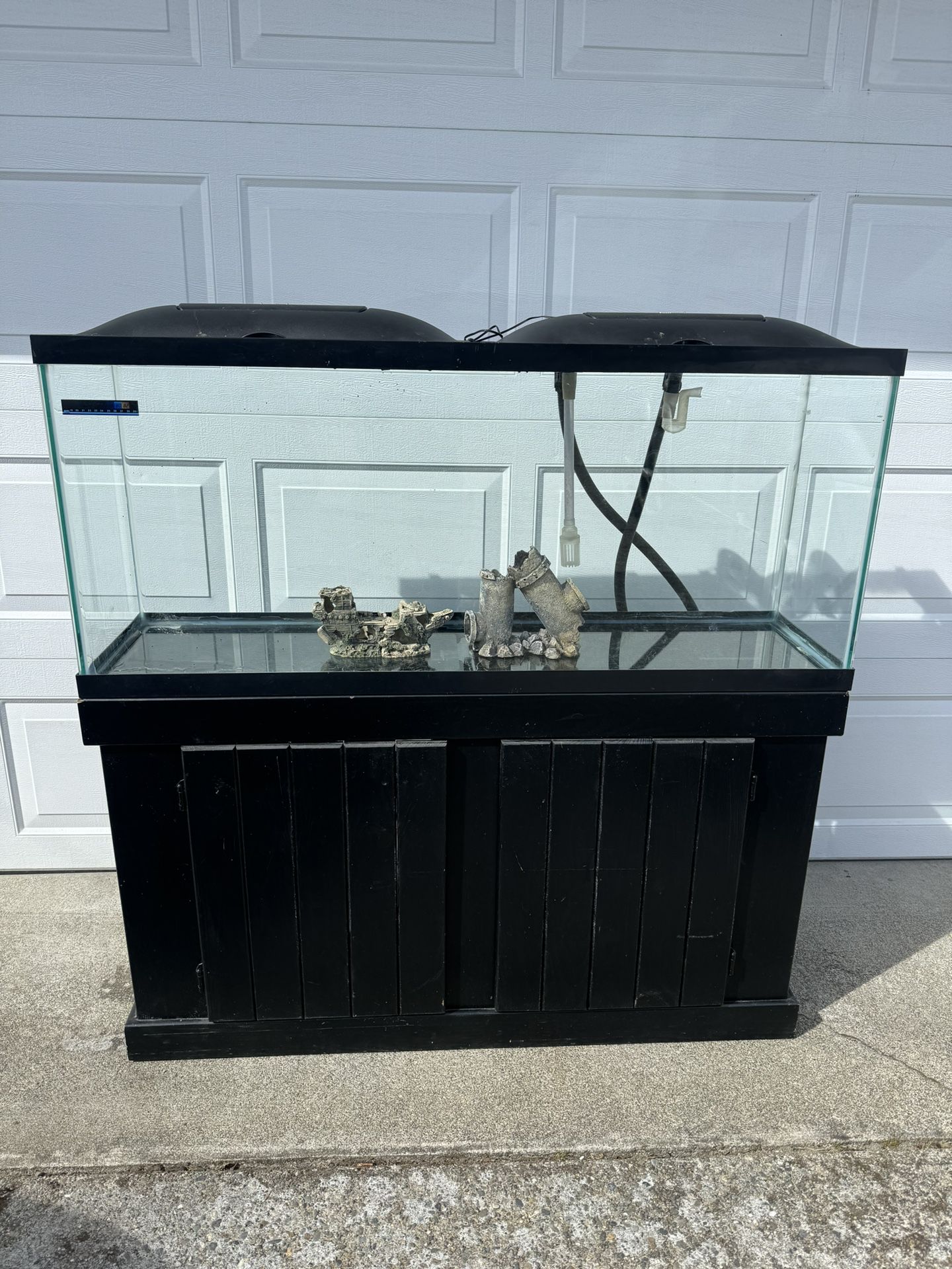 55 GALLONS FISH TANK STAND INLCUDED