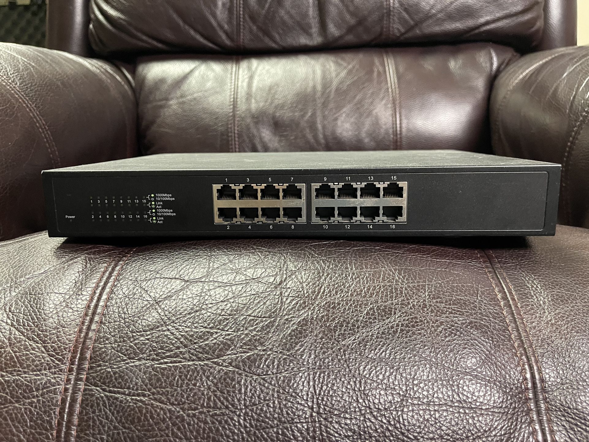 IBM 22R4916 16-Port 1Gb Ethernet Switch 10/100/1000 DS8000 JUGS16TA1G