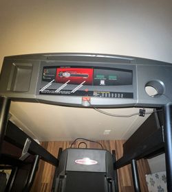 Weslo Cadence Ts 300 Treadmill for Sale in Sanctuary TX OfferUp