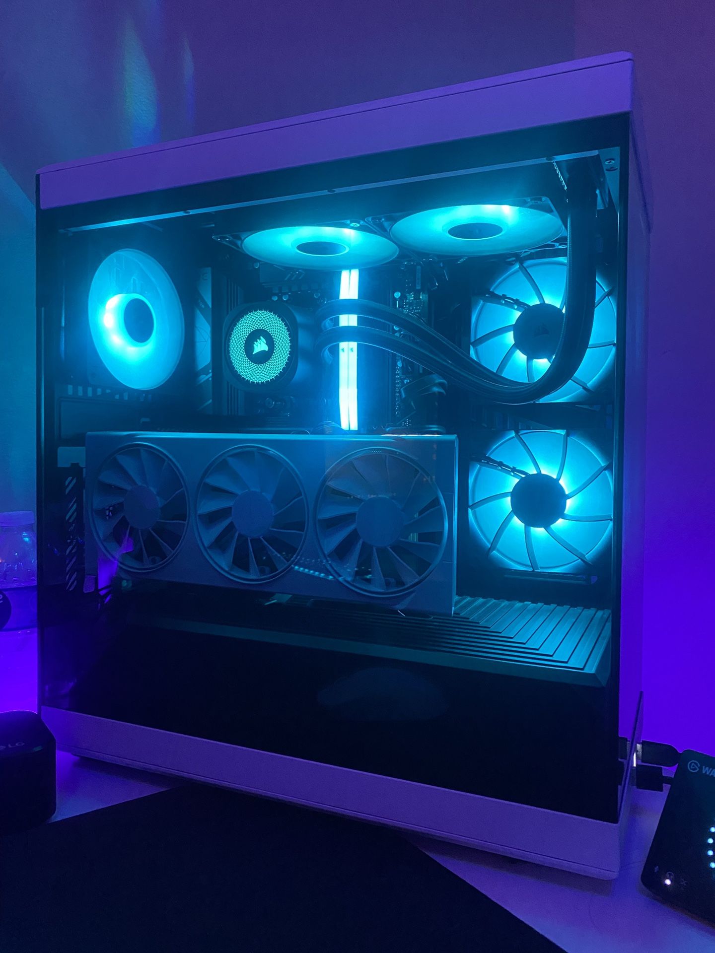 High End Gaming PC (R7 7800X3D RX9070XT)