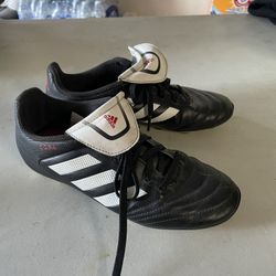 Soccer Shoes Size 3