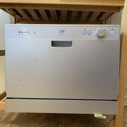 Countertop dishwasher