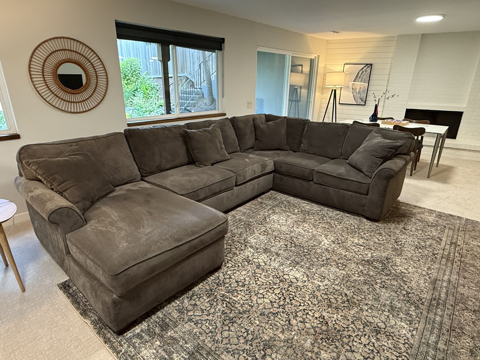 Havertys Taylor U-Shaped Sectional Sofa - Dark Gray