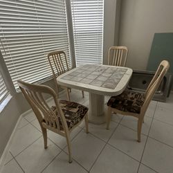 Kitchen Table & 4 Chairs 