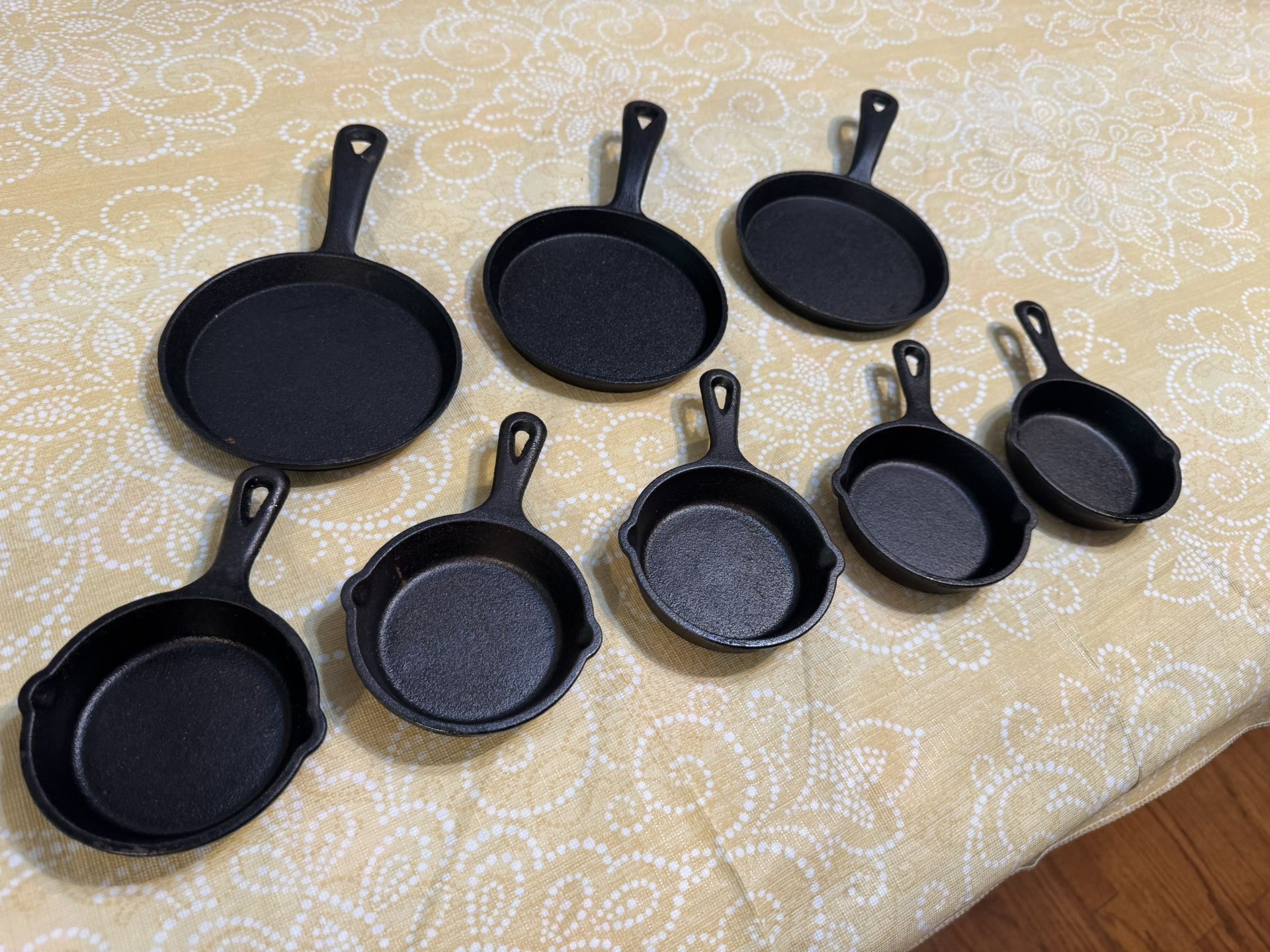 Lodge Pre-Seasoned Miniature Cast Iron Skillets 3.5" 5" Williams Sonoma