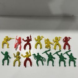 14 Vintage Plastic Cowboys & Indians Figures